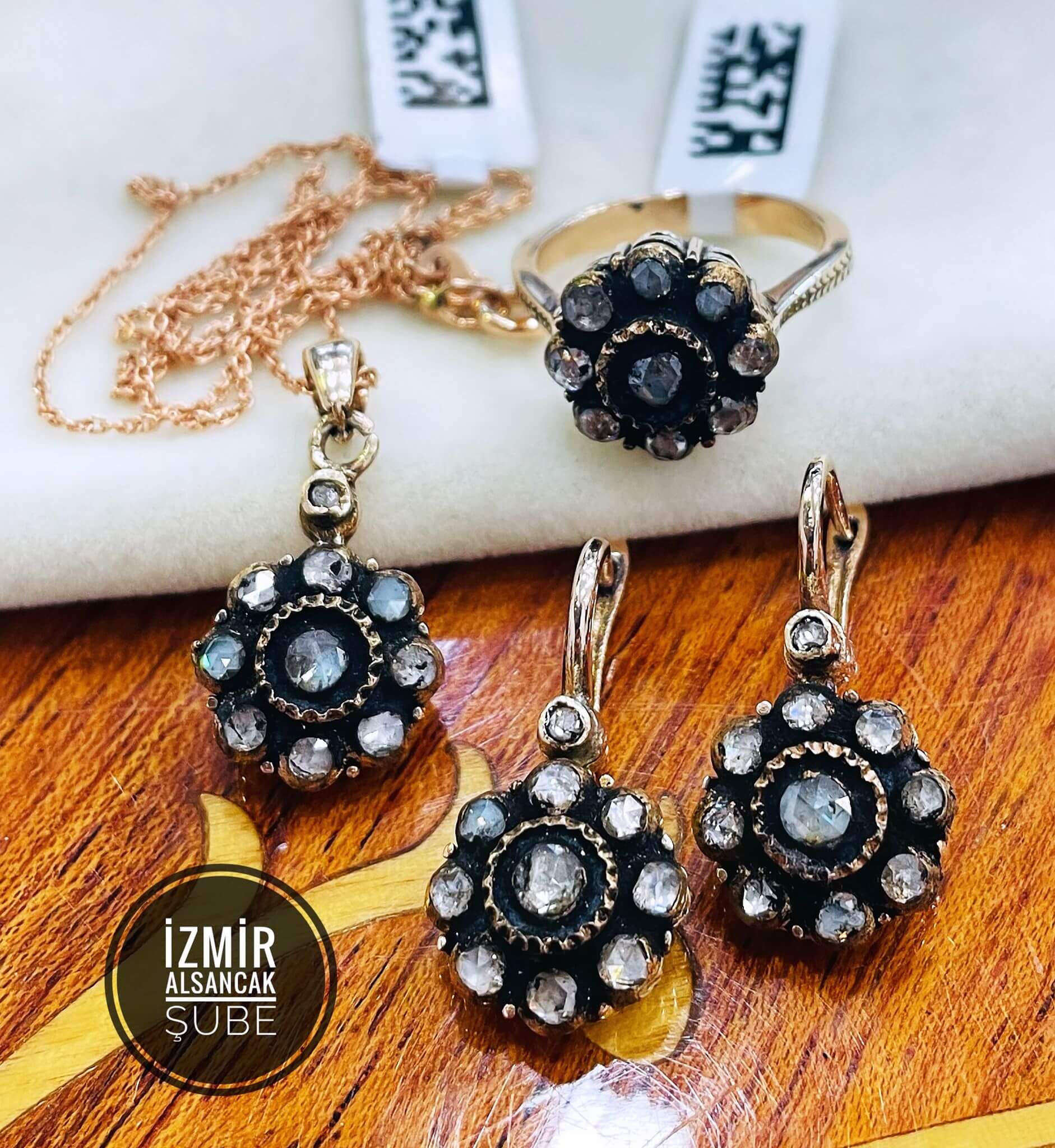 Antika Elmas Taşlı Set 